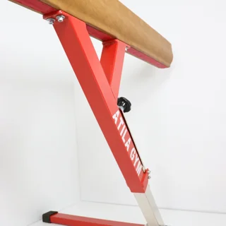 موازنه مسابقاتی دختران ژیمناست